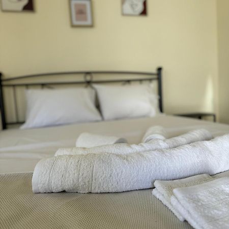 Airpoint Apartments Артемида Екстериор снимка