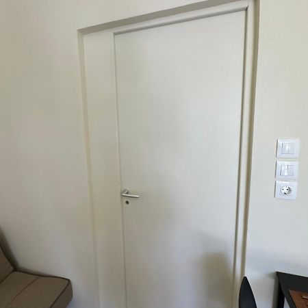Airpoint Apartments Артемида Екстериор снимка