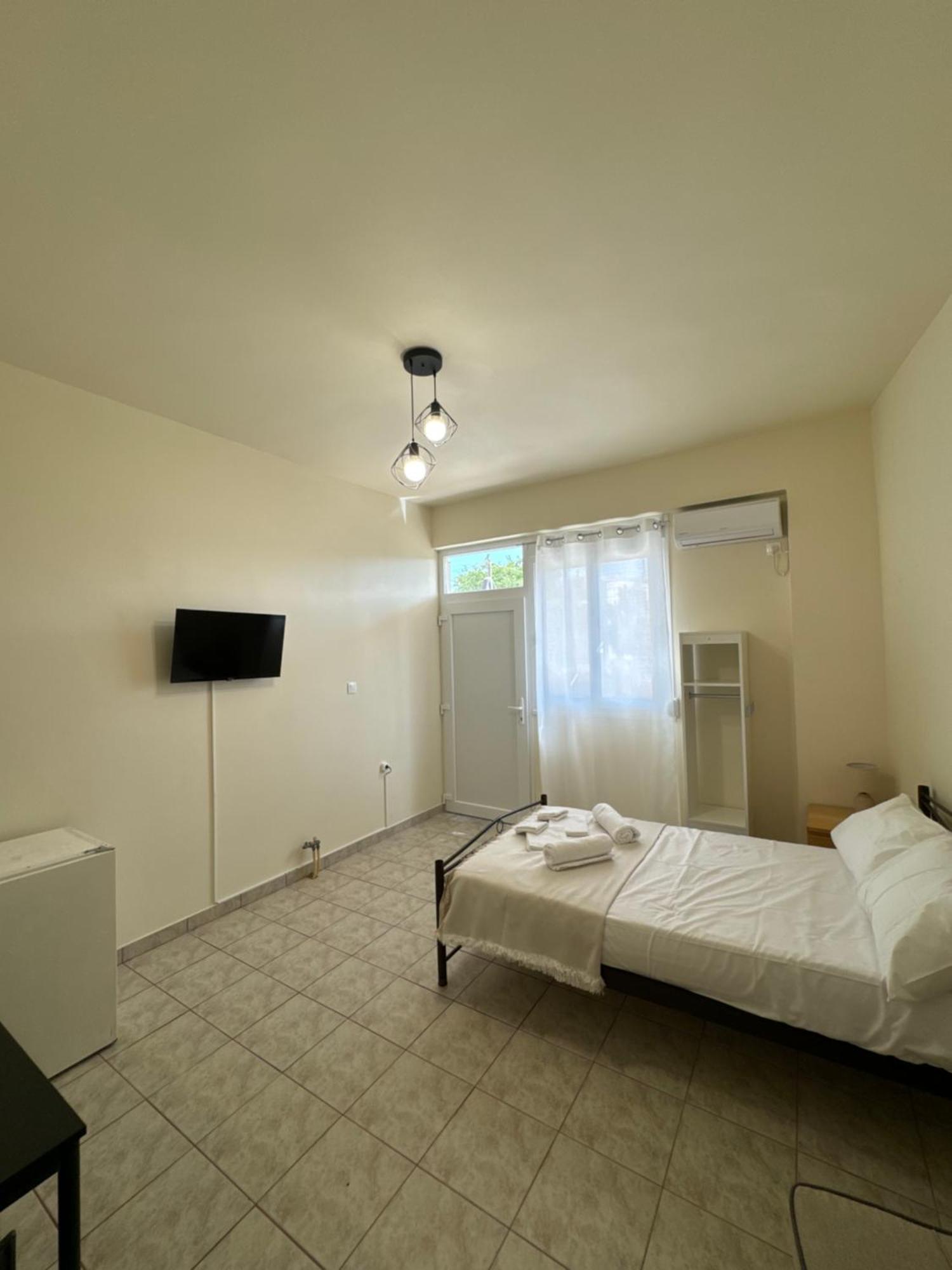 Airpoint Apartments Артемида Екстериор снимка