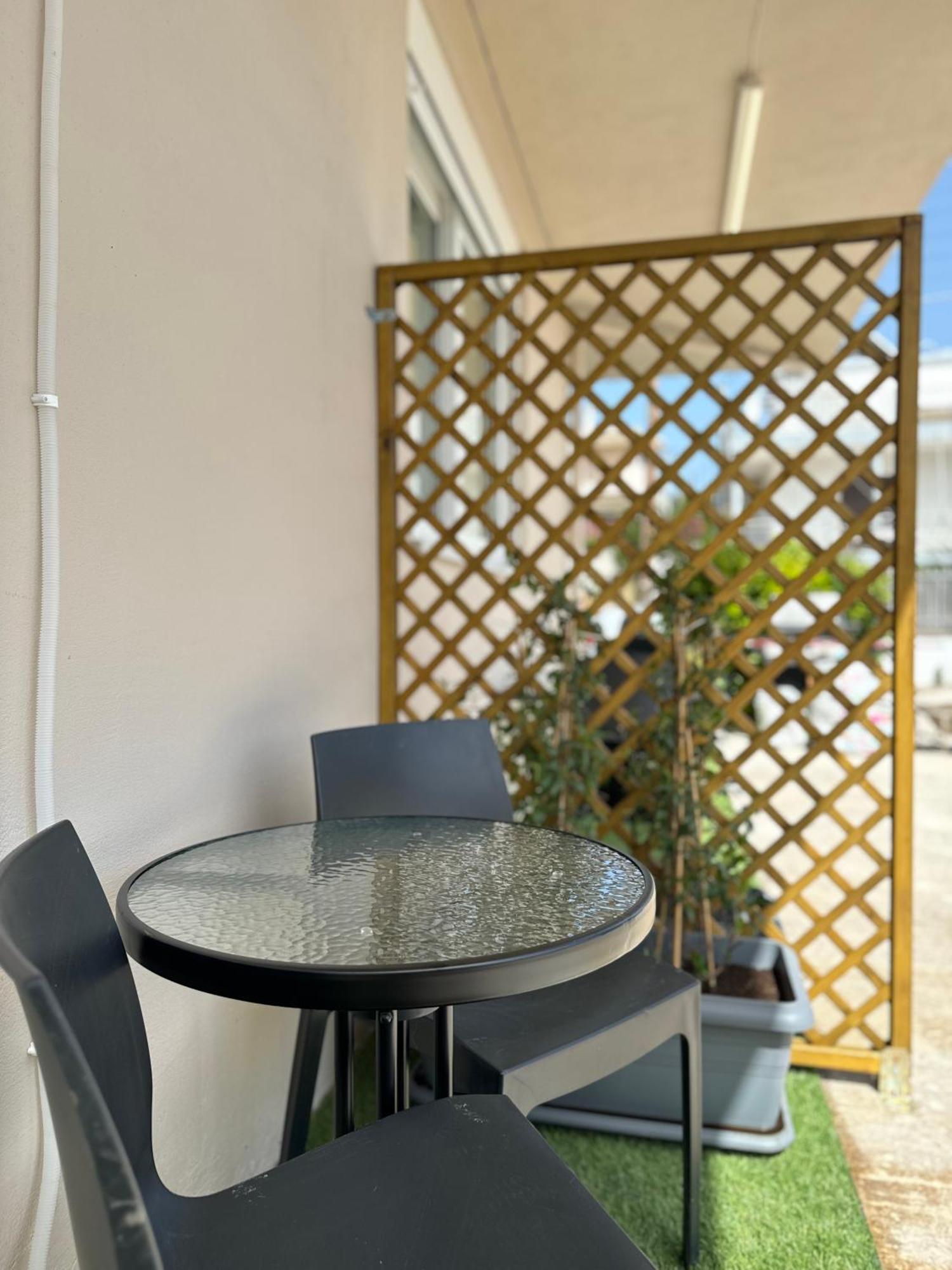 Airpoint Apartments Артемида Екстериор снимка