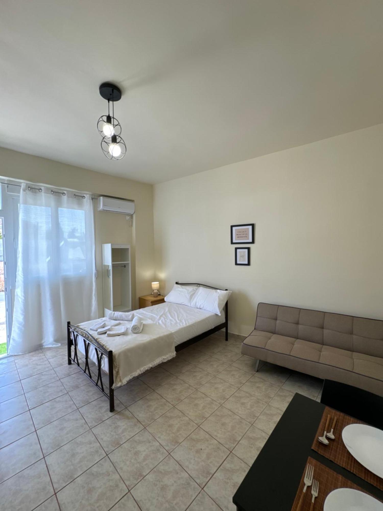 Airpoint Apartments Артемида Екстериор снимка